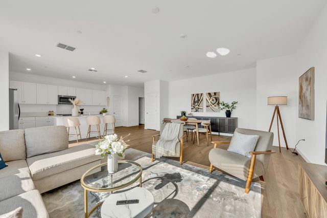 8543 Anker Way, Elk Grove, CA 95757