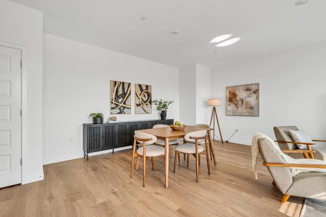 8543 Anker Way, Elk Grove, CA 95757