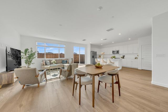 8543 Anker Way, Elk Grove, CA 95757