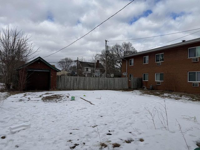 359 W Grand Avenue, Beloit, WI 53511