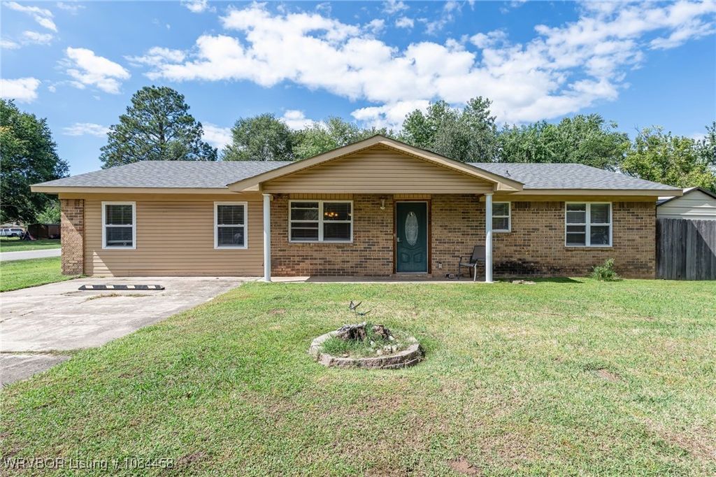 1037 Harris Drive, Alma, AR 72921