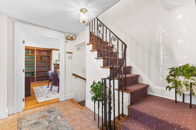 1646 Centre St, Boston, MA 02132