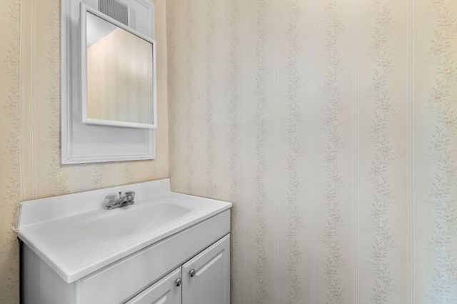 1646 Centre St, Boston, MA 02132