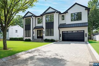 735 Bush Place, Paramus, NJ 07652