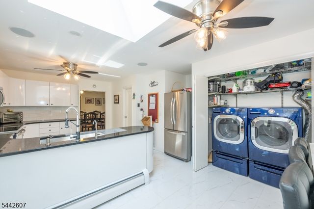 335 Elmira Trl, Hopatcong Boro, NJ 07843