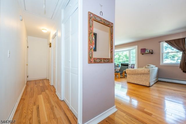 335 Elmira Trl, Hopatcong Boro, NJ 07843