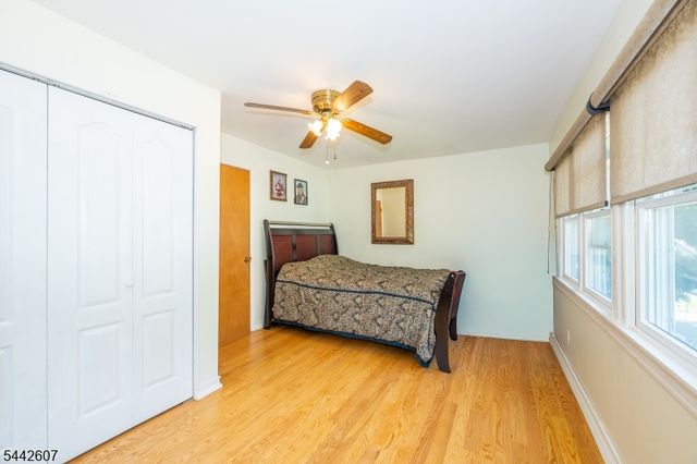 335 Elmira Trl, Hopatcong Boro, NJ 07843
