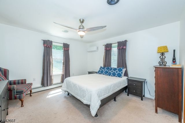 335 Elmira Trl, Hopatcong Boro, NJ 07843
