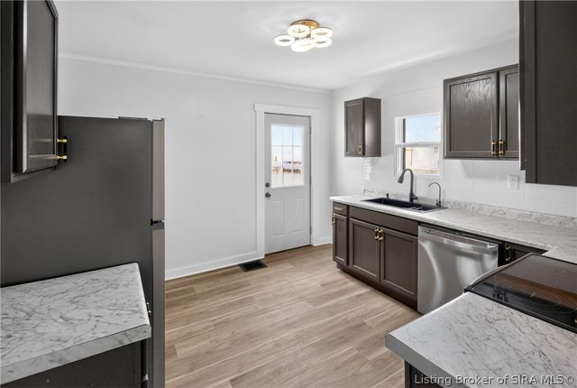 324 E 11th Street, New Albany, IN 47150