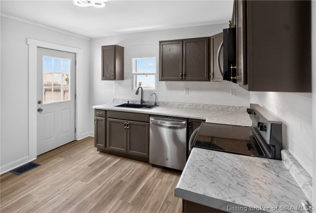 324 E 11th Street, New Albany, IN 47150