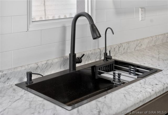 324 E 11th Street, New Albany, IN 47150