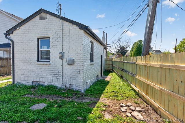 324 E 11th Street, New Albany, IN 47150