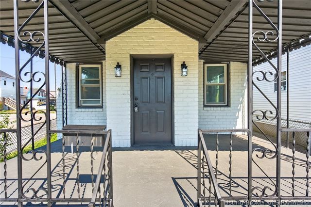 324 E 11th Street, New Albany, IN 47150