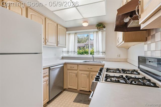 3252 Bolgos Circle, Ann Arbor, MI 48105