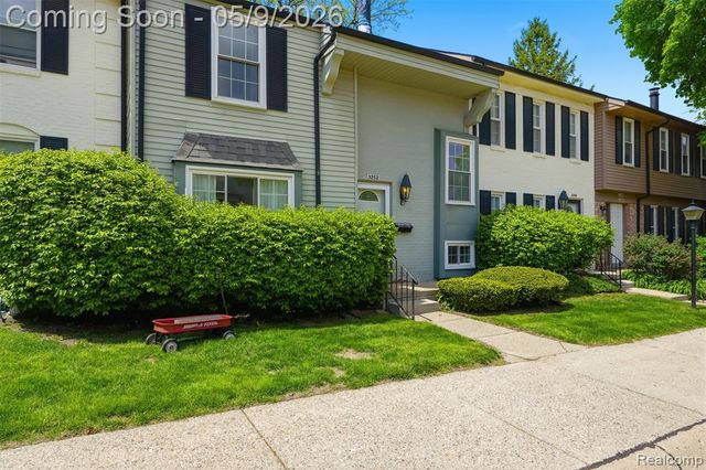 3252 Bolgos Circle, Ann Arbor, MI 48105