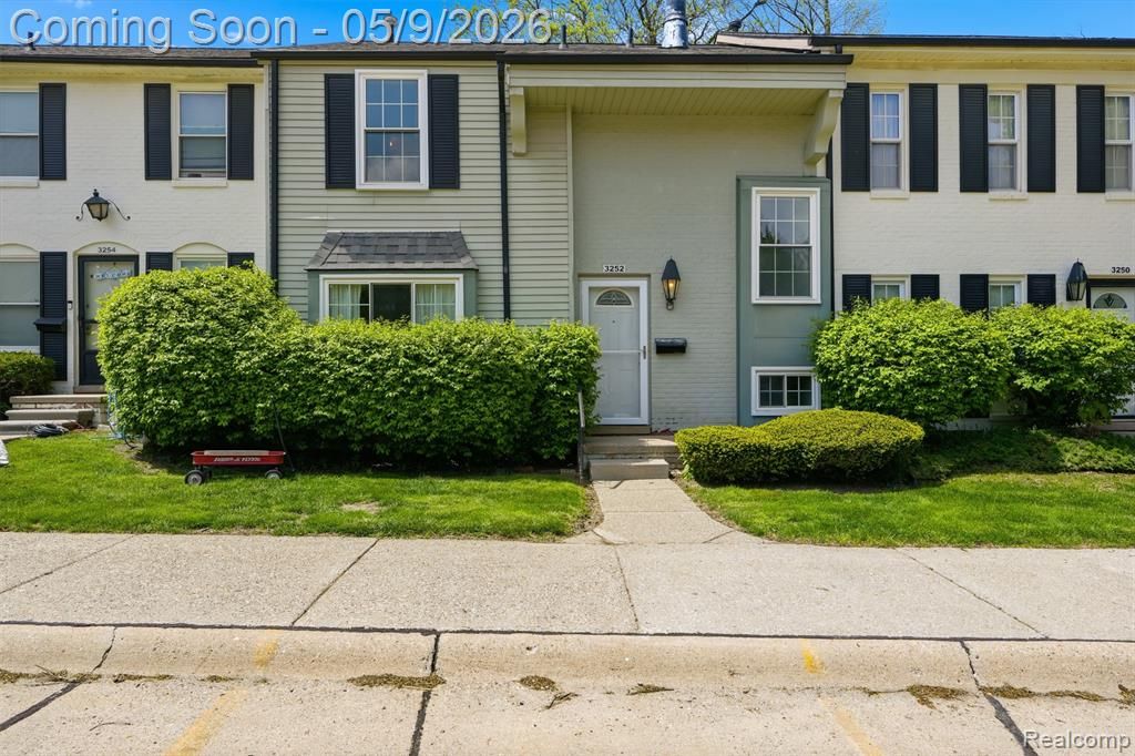 3252 Bolgos Circle, Ann Arbor, MI 48105