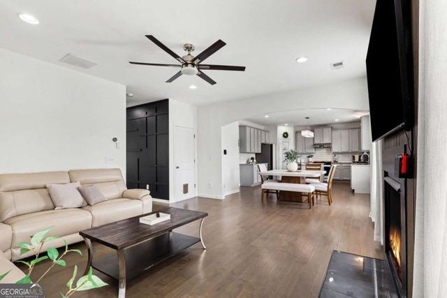 1423 Sooner Court, Lawrenceville, GA 30045
