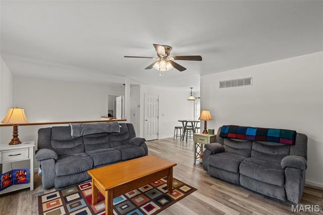 207 Grand Central Drive, Union, MO 63084