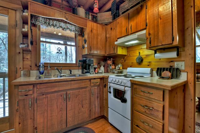 331 Chestnut Gap Road, Blue Ridge, GA 30513