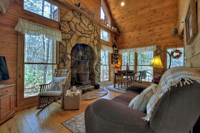 331 Chestnut Gap Road, Blue Ridge, GA 30513