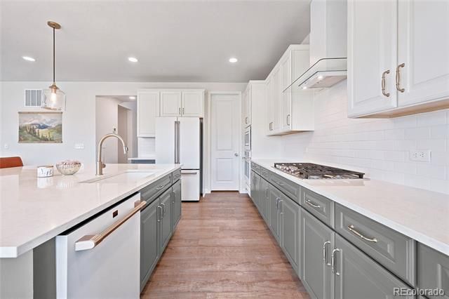 5462 Gray Wolf Lane, Castle Rock, CO 80104
