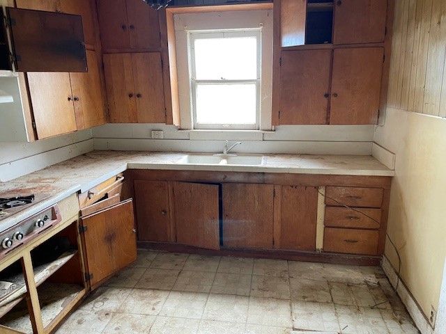 1201 E Hullum Street, Breckenridge, TX 76424