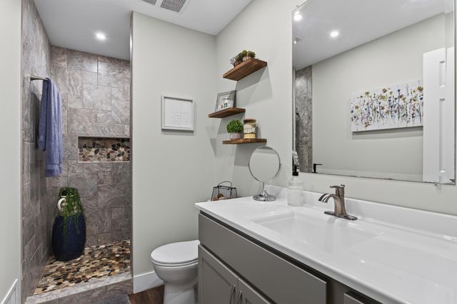 6537 15th Avenue, Jenison, MI 49428