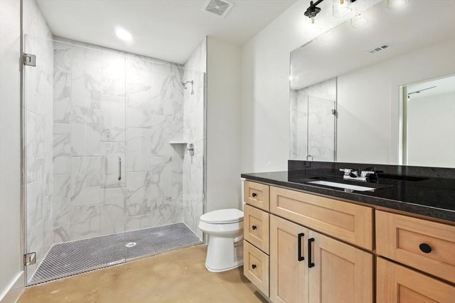3206 Sayle Street 101 & 102, Greenville, TX 75401