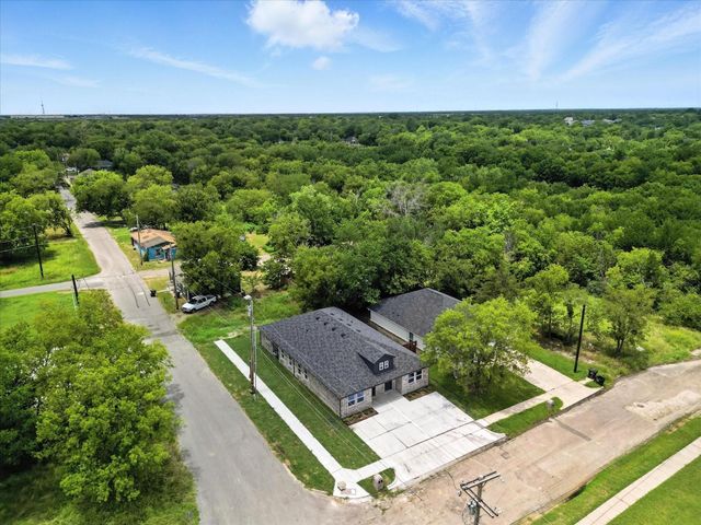 3206 Sayle Street 101 & 102, Greenville, TX 75401