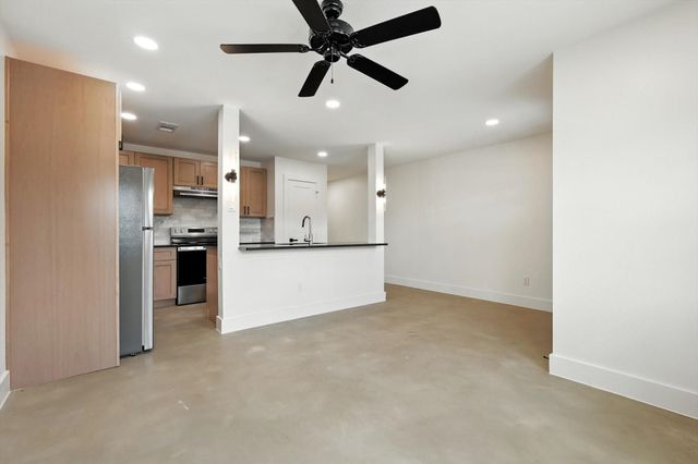 3206 Sayle Street 101 & 102, Greenville, TX 75401