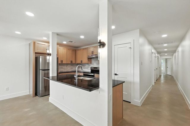 3206 Sayle Street 101 & 102, Greenville, TX 75401