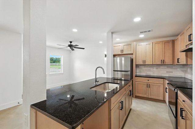 3206 Sayle Street 101 & 102, Greenville, TX 75401