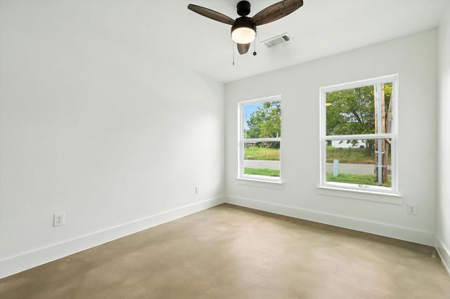 3206 Sayle Street 101 & 102, Greenville, TX 75401