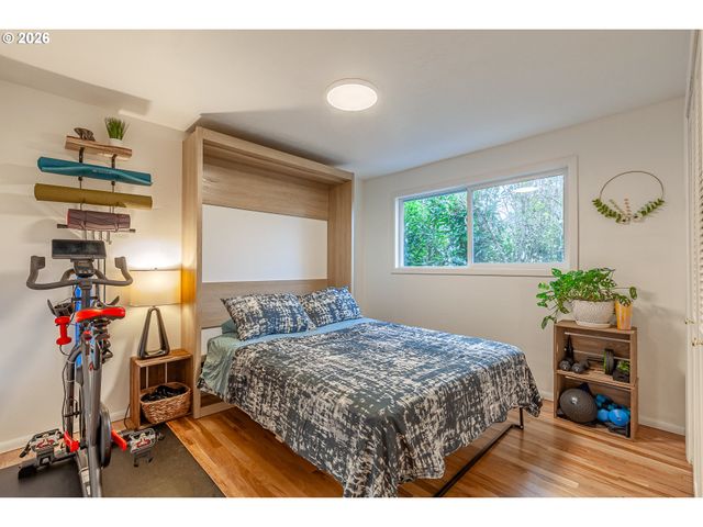 7645 Sw CEDARCREST St, Portland, OR 97223
