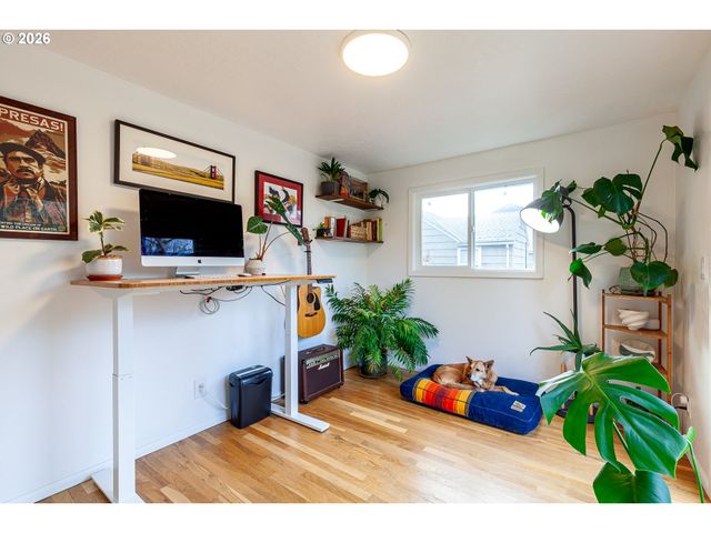 7645 Sw CEDARCREST St, Portland, OR 97223