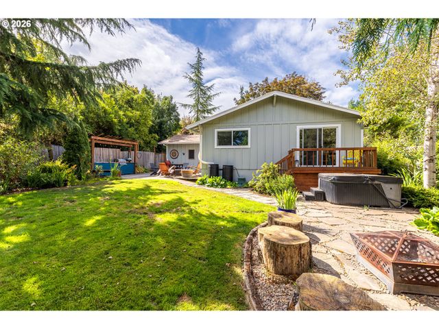 7645 Sw CEDARCREST St, Portland, OR 97223