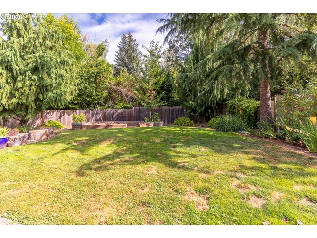 7645 Sw CEDARCREST St, Portland, OR 97223