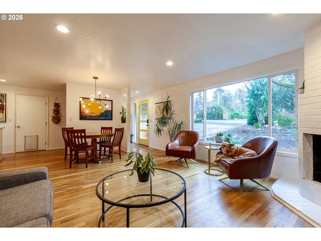 7645 Sw CEDARCREST St, Portland, OR 97223
