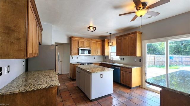 1828 Somersby LN, Virginia Beach, VA 23456