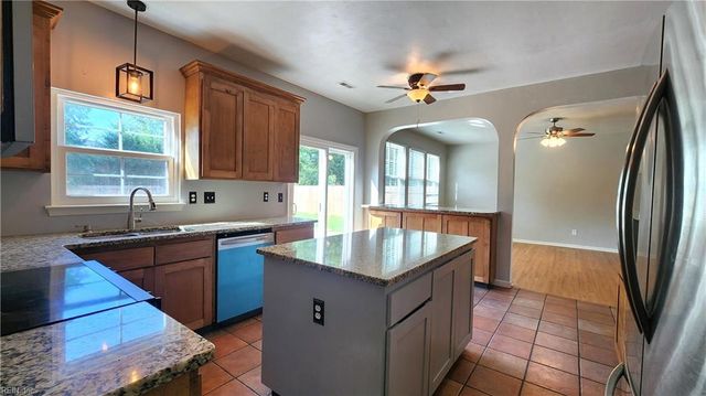 1828 Somersby LN, Virginia Beach, VA 23456