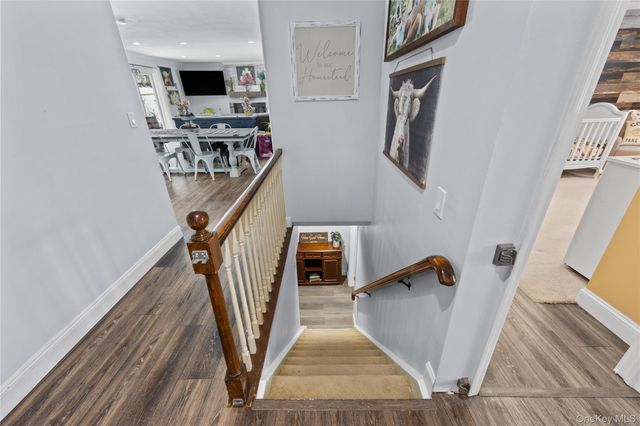 33 Randall Road, Wading River, NY 11792