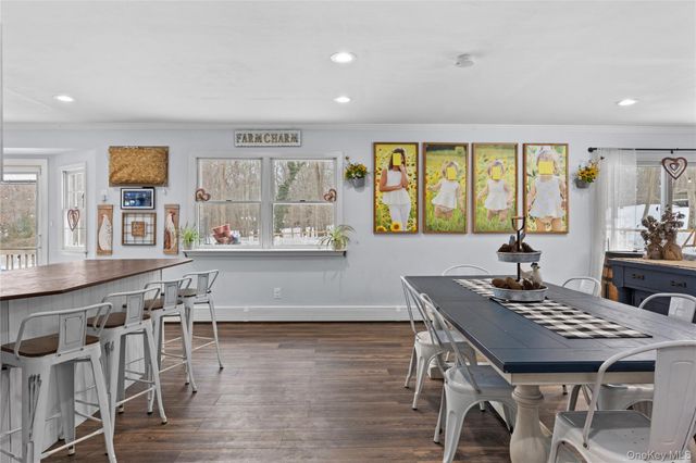 33 Randall Road, Wading River, NY 11792