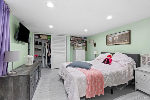 33 Randall Road, Wading River, NY 11792