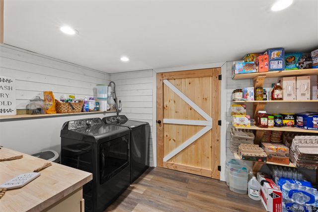 33 Randall Road, Wading River, NY 11792