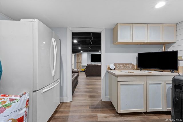 33 Randall Road, Wading River, NY 11792