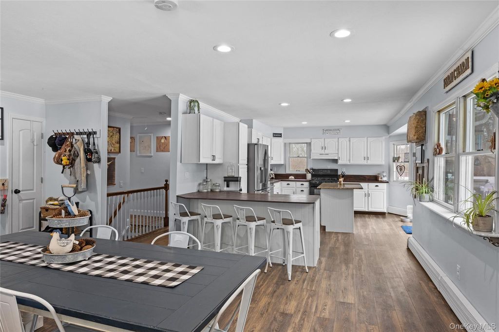 33 Randall Road, Wading River, NY 11792