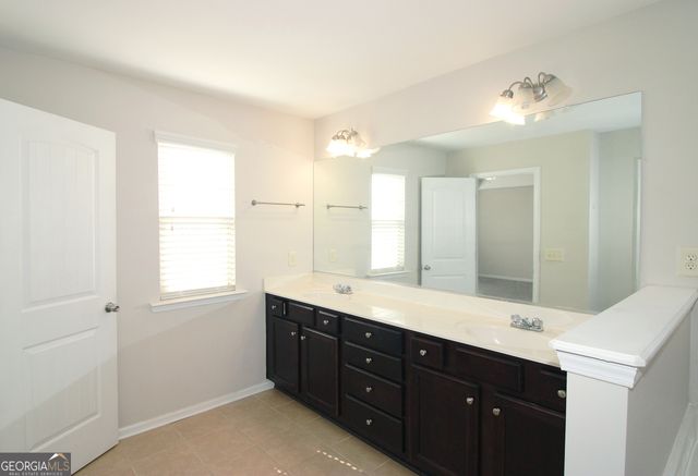 315 Lakeside Lane, Woodstock, GA 30188