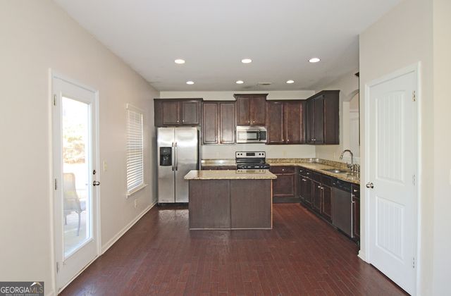 315 Lakeside Lane, Woodstock, GA 30188