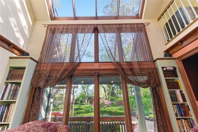 30 Semon Road, Huntington, NY 11743