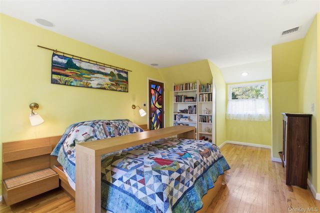 30 Semon Road, Huntington, NY 11743